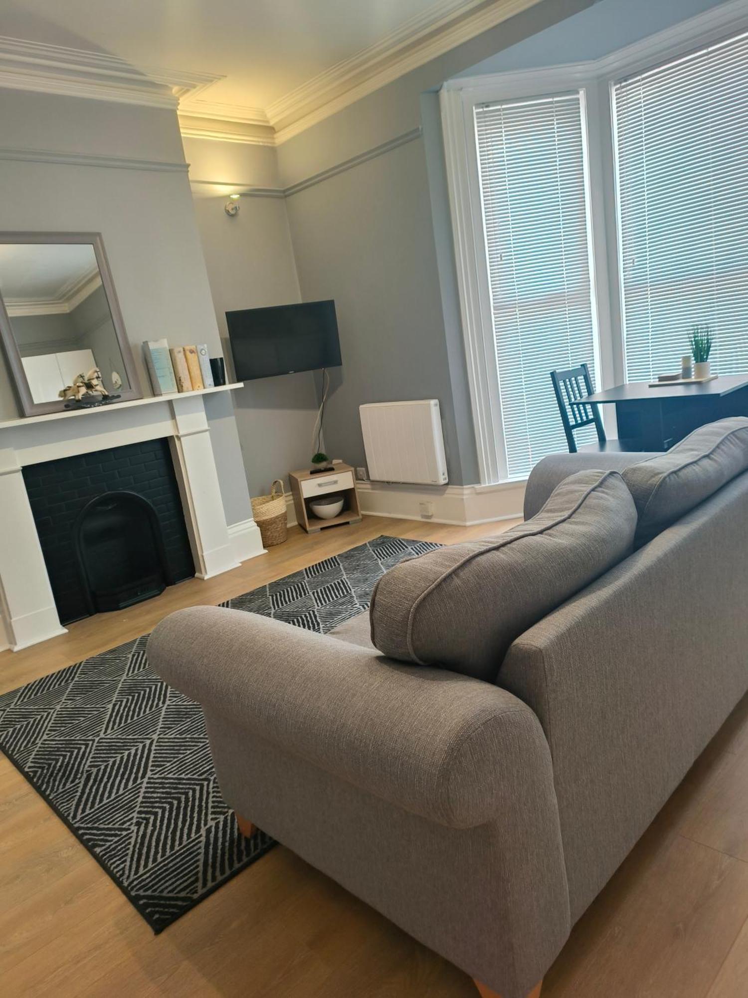 Southsea Historic Gem - Elegant Apartments Portsmouth Habitación foto